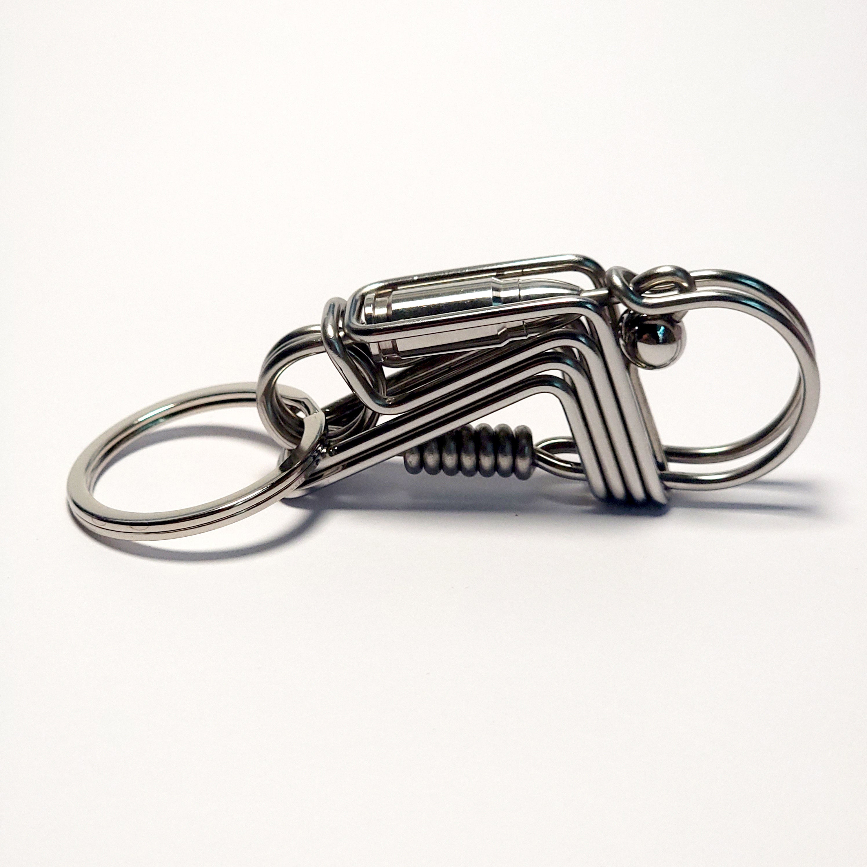 Bird style wire keychain