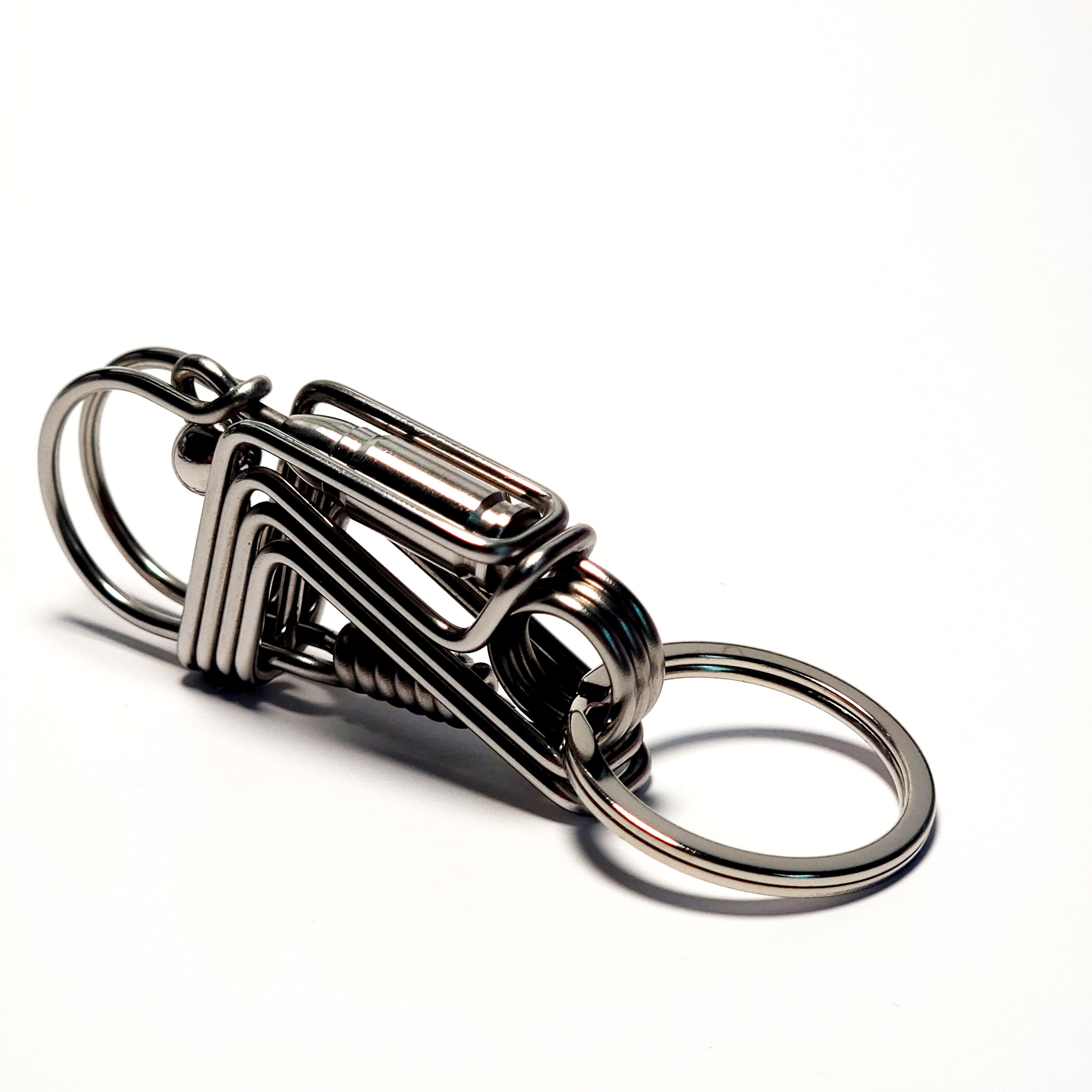 Bird style wire keychain