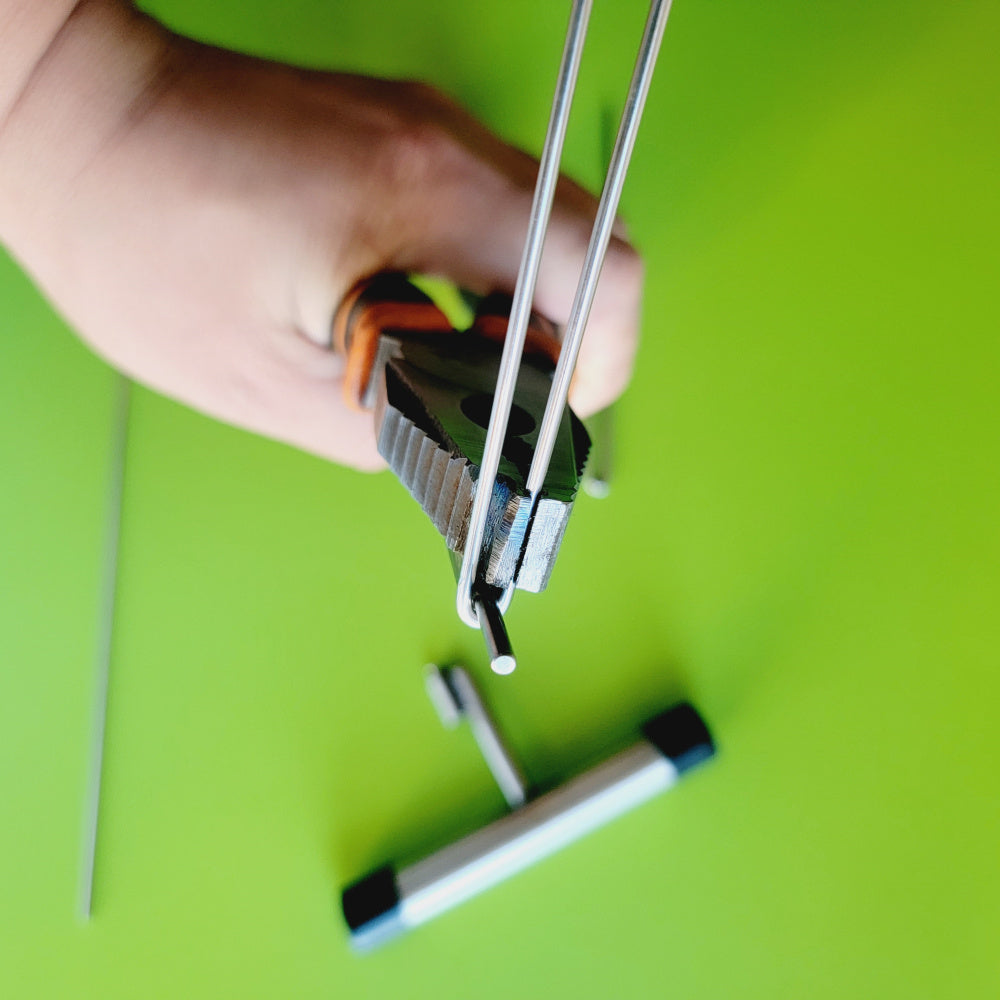 Making keychain hook auxiliary tools - folding pliers